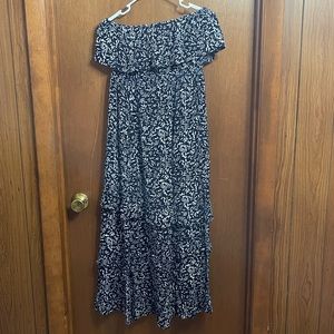 Off the shoulder maxi dress. Size M.